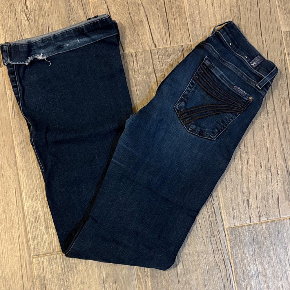 7’s cuff is slightly worn. 32’ inseam uncuffed